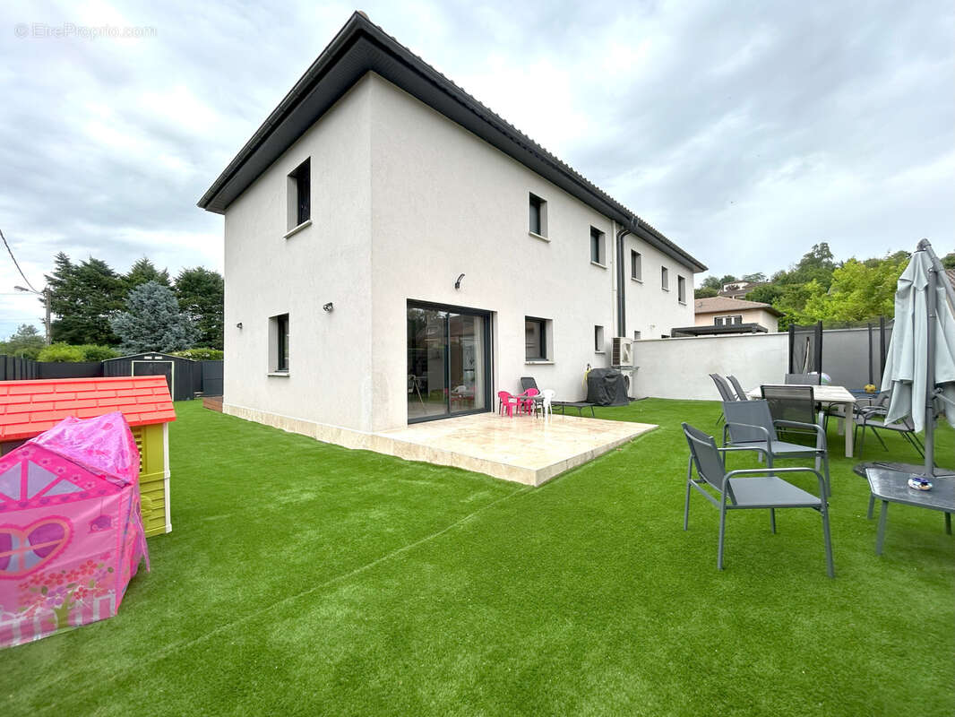 Maison à MONTMERLE-SUR-SAONE