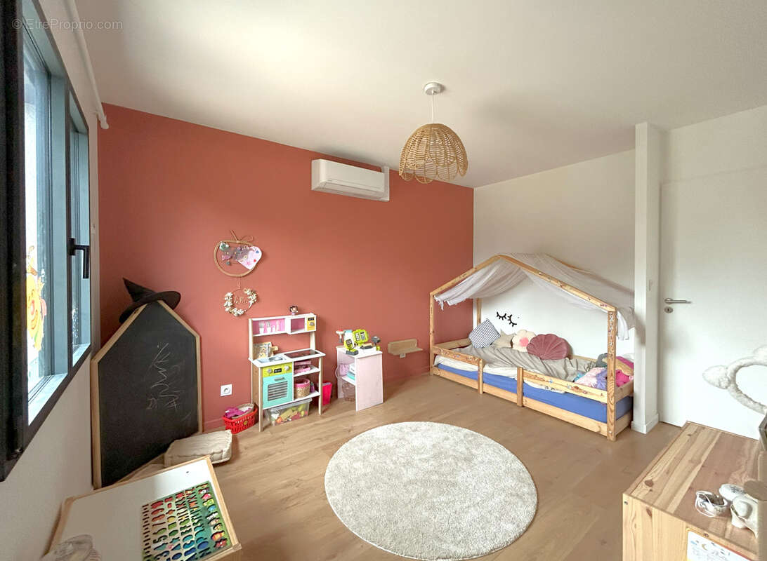 Maison à MONTMERLE-SUR-SAONE