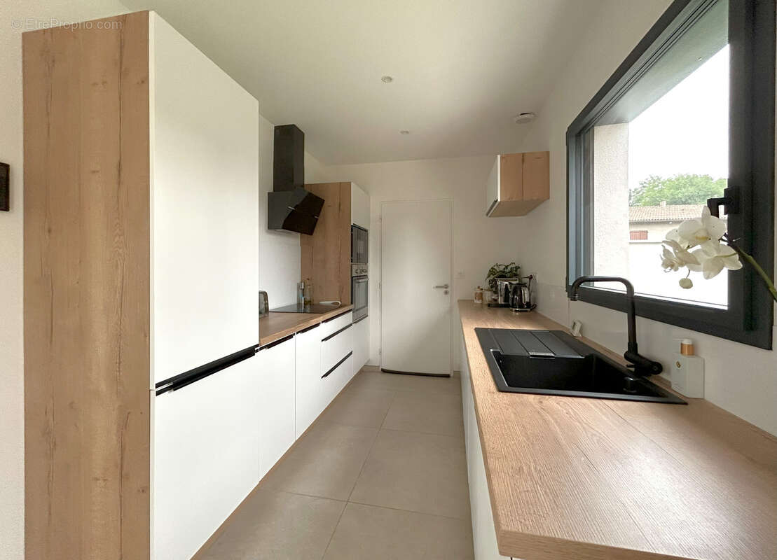 Maison à MONTMERLE-SUR-SAONE