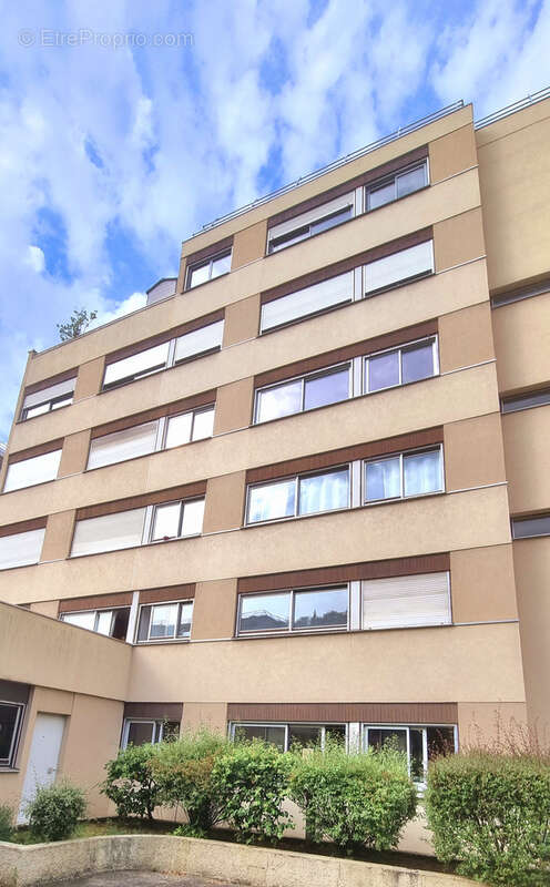 Appartement à ISSY-LES-MOULINEAUX