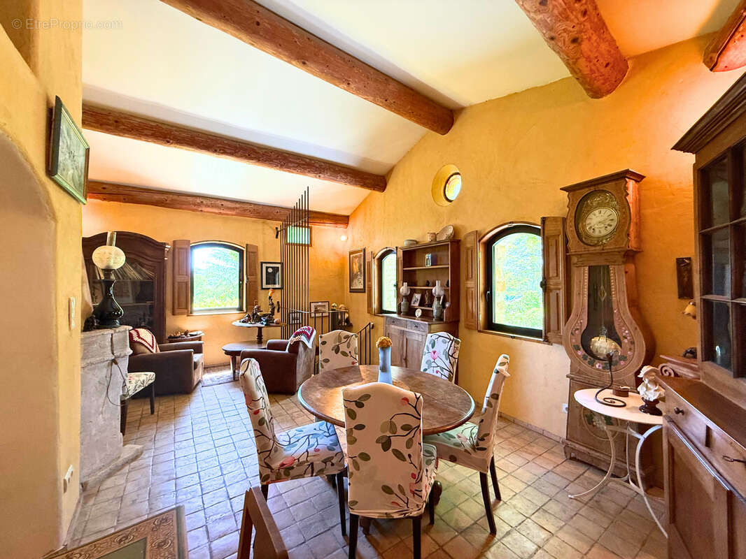 Maison à SAINT-MICHEL-L'OBSERVATOIRE