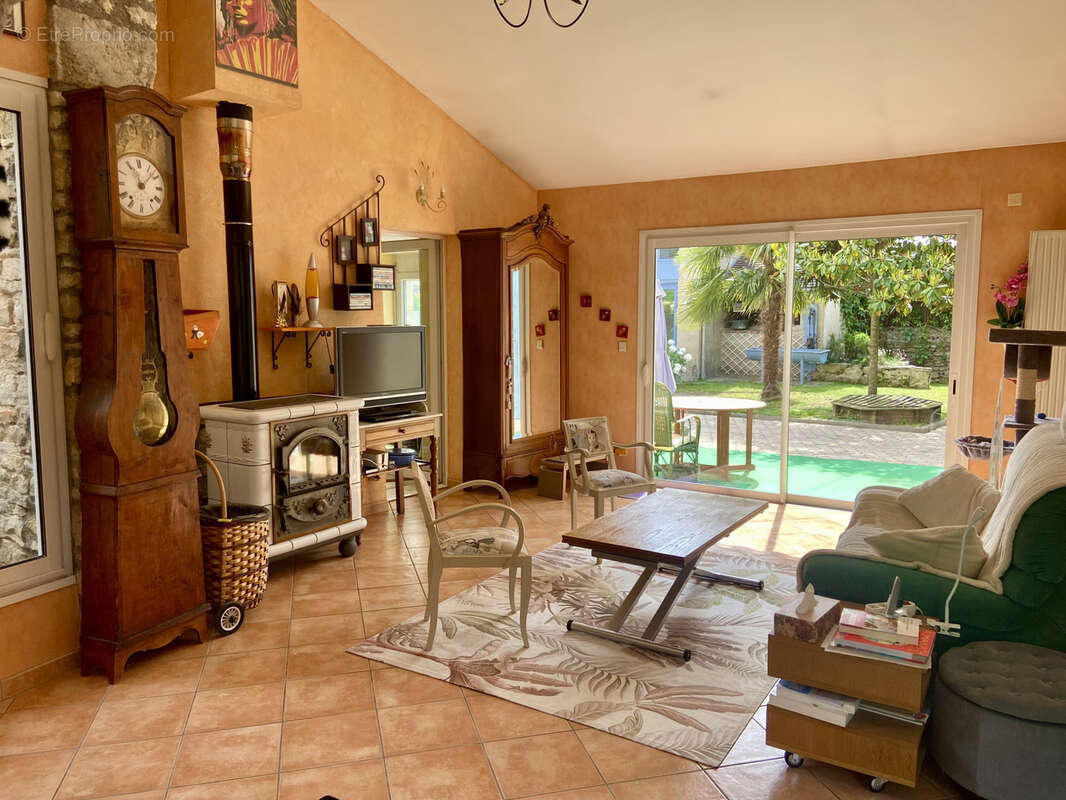 Maison à SAINT-BONNET-DE-ROCHEFORT