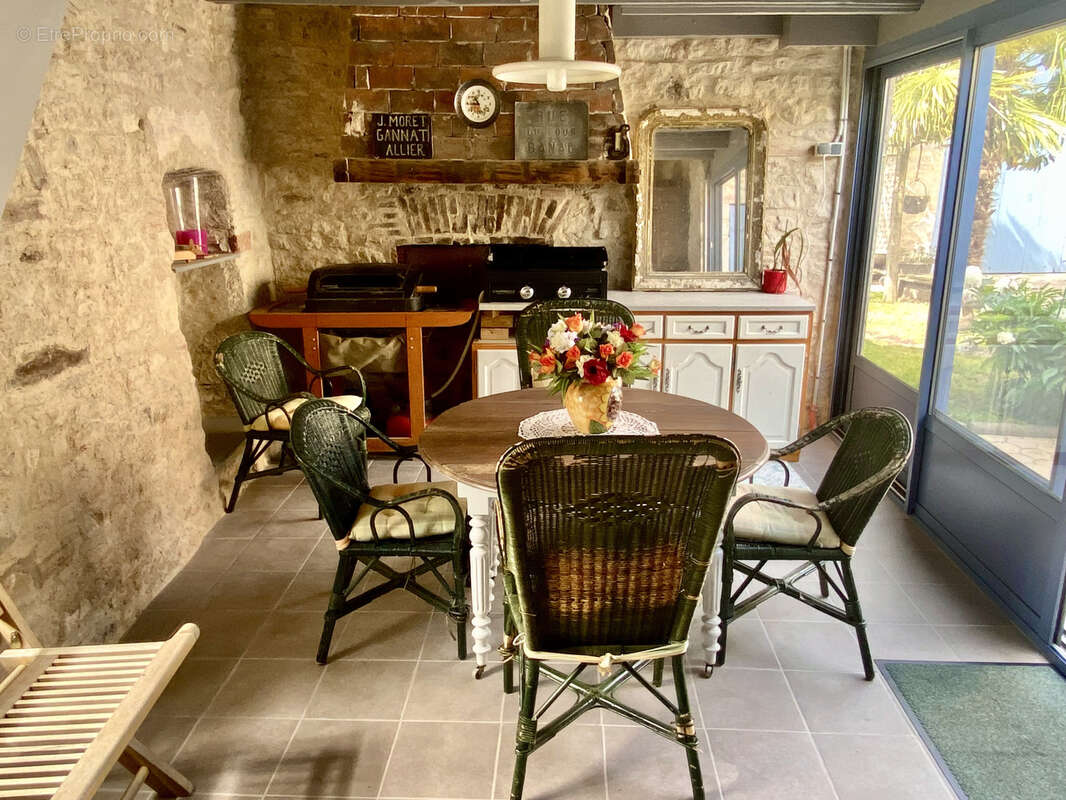 Maison à SAINT-BONNET-DE-ROCHEFORT