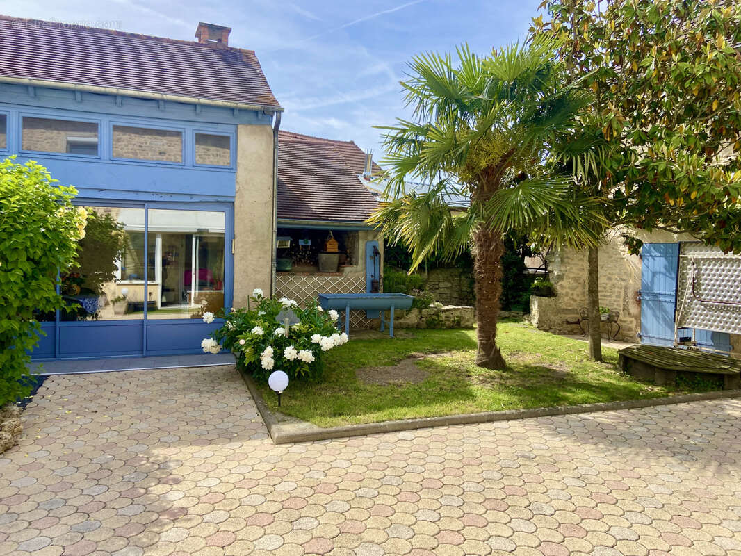 Maison à SAINT-BONNET-DE-ROCHEFORT