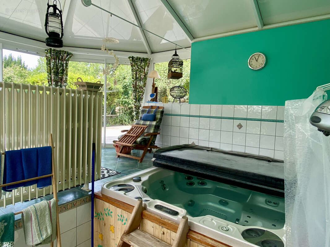 Maison à SAINT-BONNET-DE-ROCHEFORT