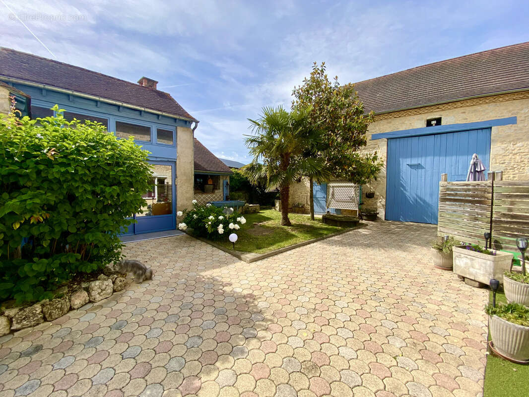 Maison à SAINT-BONNET-DE-ROCHEFORT