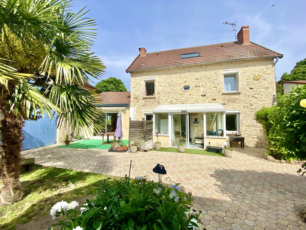 Maison à SAINT-BONNET-DE-ROCHEFORT