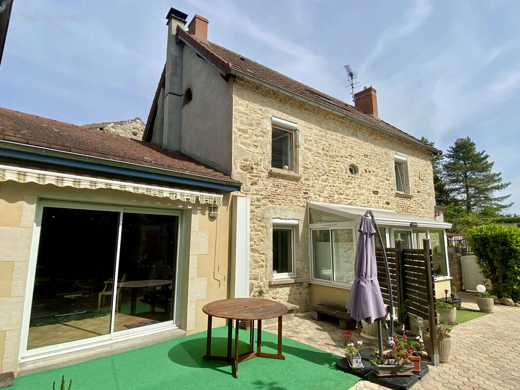 Maison à SAINT-BONNET-DE-ROCHEFORT