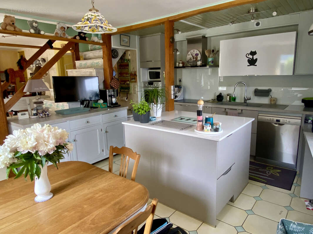 Maison à SAINT-BONNET-DE-ROCHEFORT