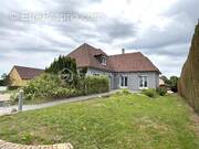 Maison à SAINT-QUENTIN-LA-MOTTE-CROIX-AU-BAILLY