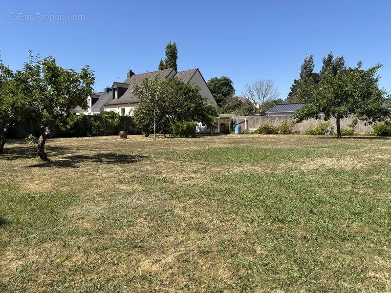 Terrain à LA TURBALLE