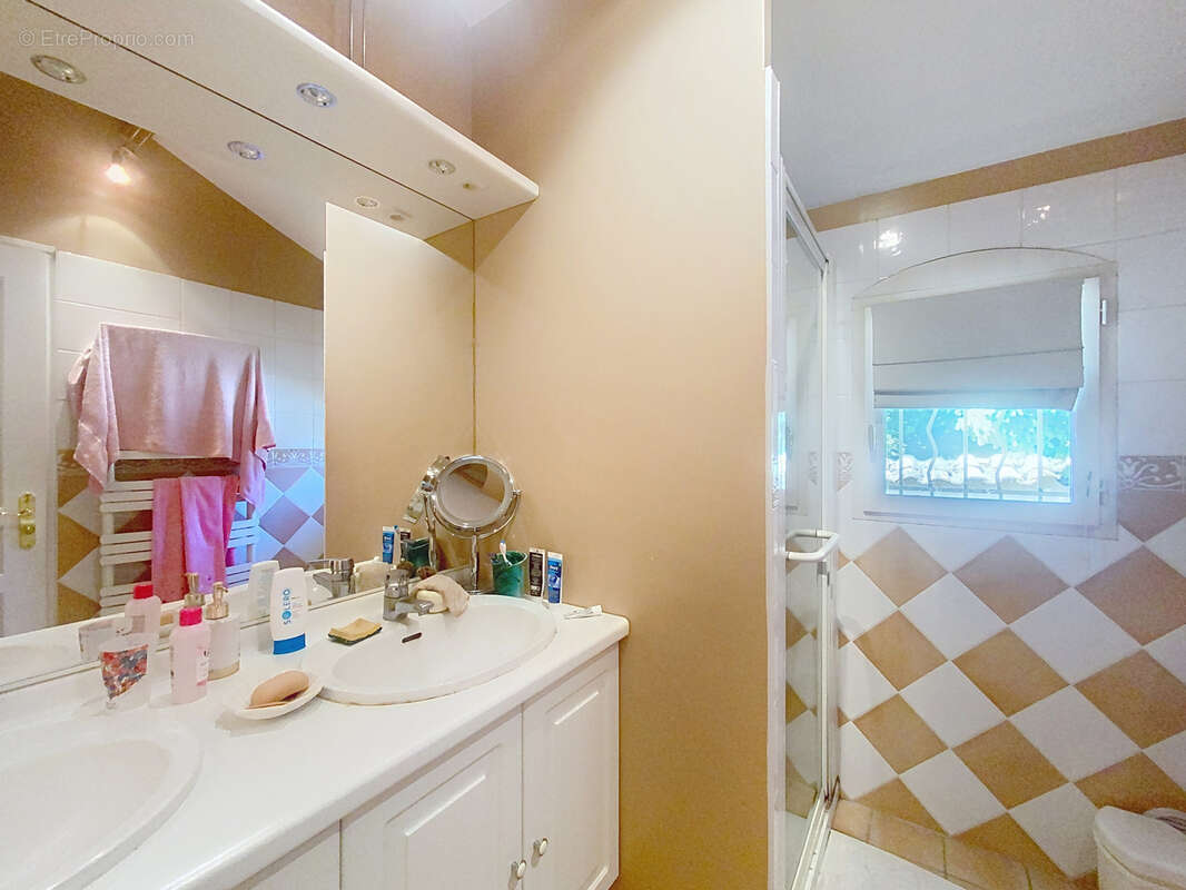 Maison à MONTMERLE-SUR-SAONE