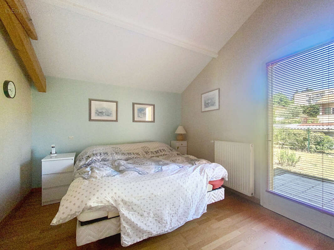 Maison à MONTMERLE-SUR-SAONE