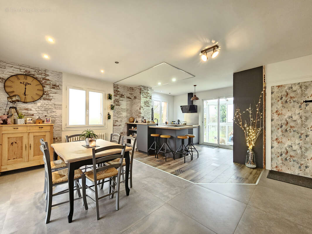 Maison à LES HERBIERS