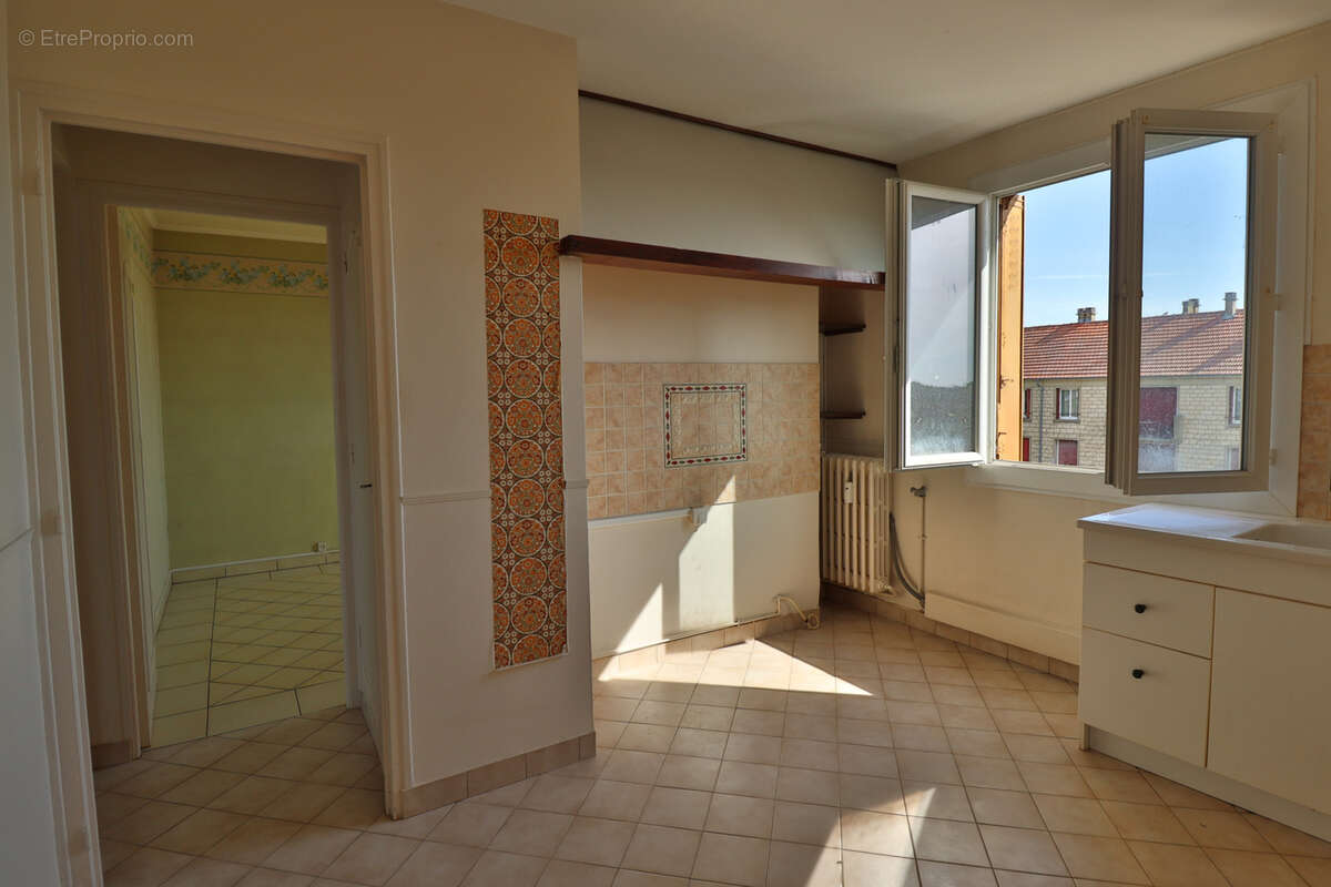 Appartement à LA CHAPELLE-SAINT-LUC