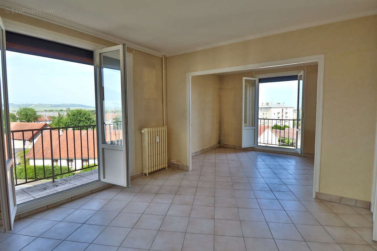 Appartement à LA CHAPELLE-SAINT-LUC