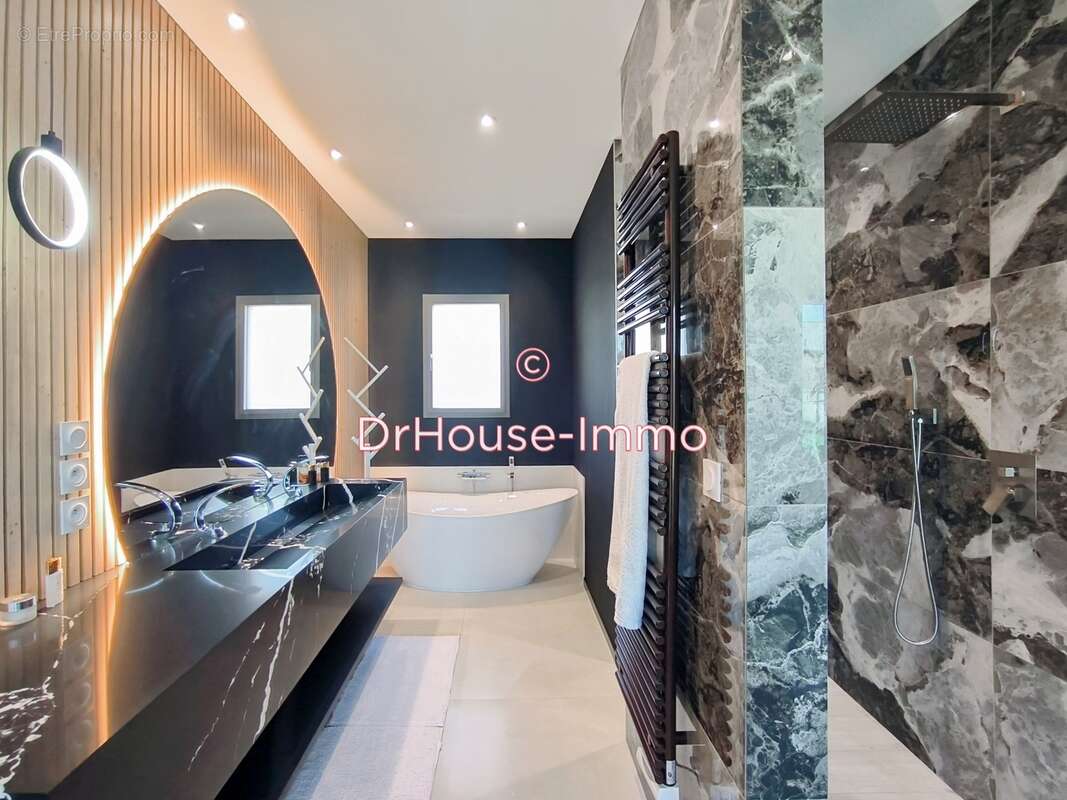 Maison à SAINT-LAURENT-SUR-SAONE