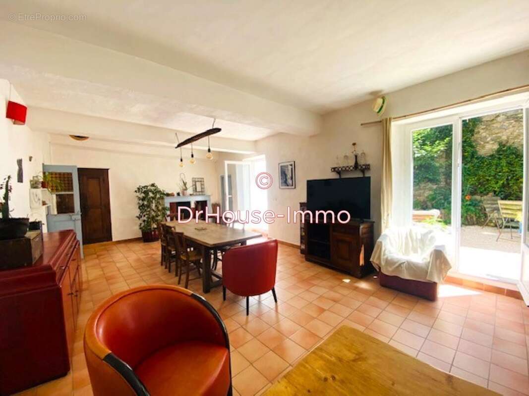 Maison à L&#039;ESTRECHURE