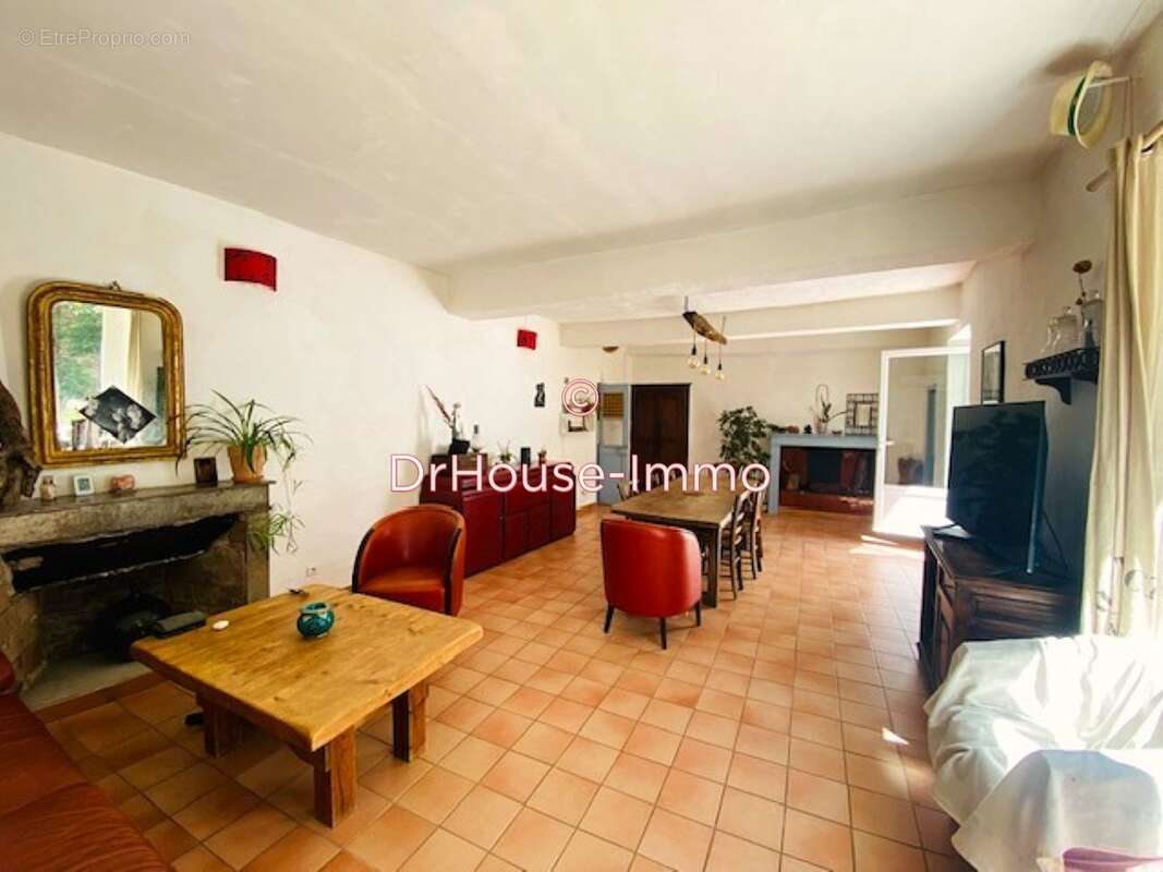 Maison à L&#039;ESTRECHURE