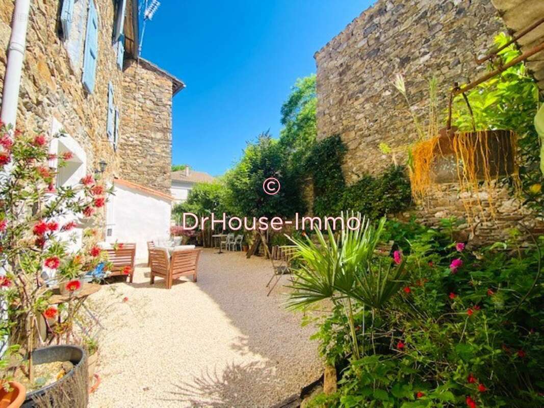 Maison à L&#039;ESTRECHURE