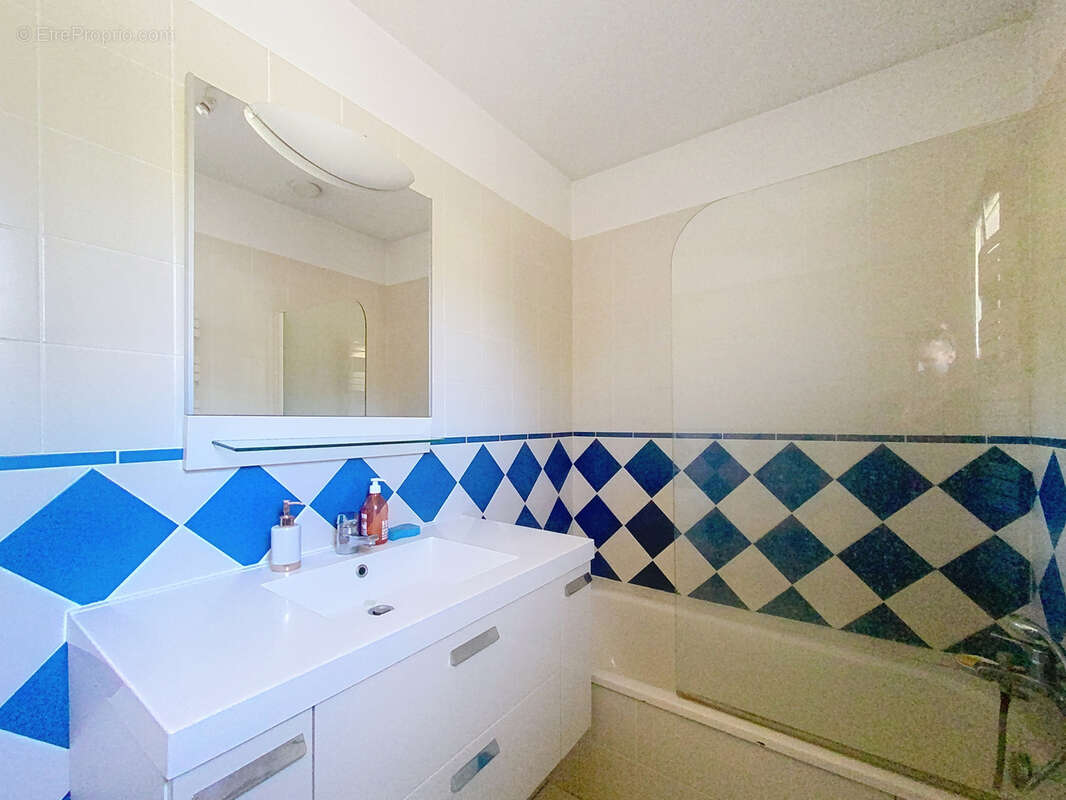 Maison à MONTMERLE-SUR-SAONE