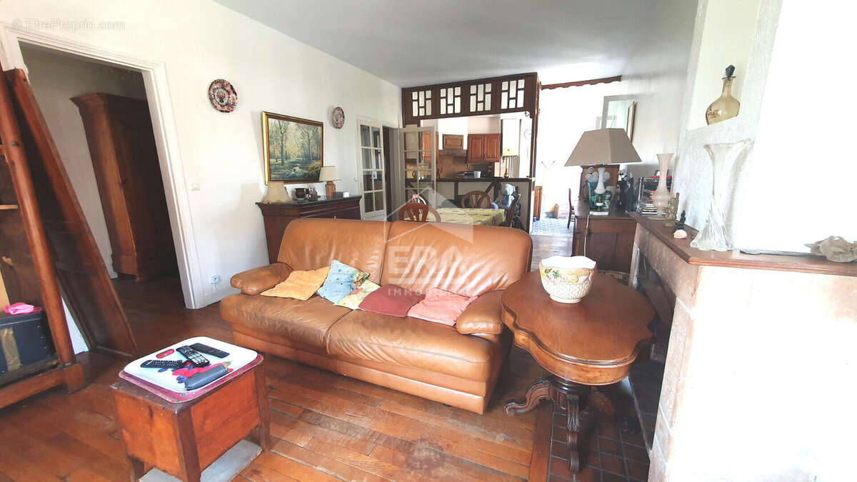 Appartement à SAINT-MAUR-DES-FOSSES