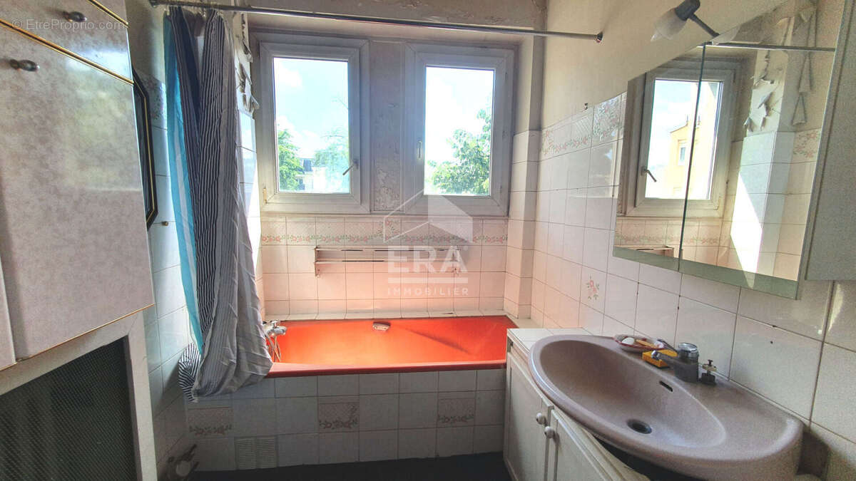 Appartement à SAINT-MAUR-DES-FOSSES