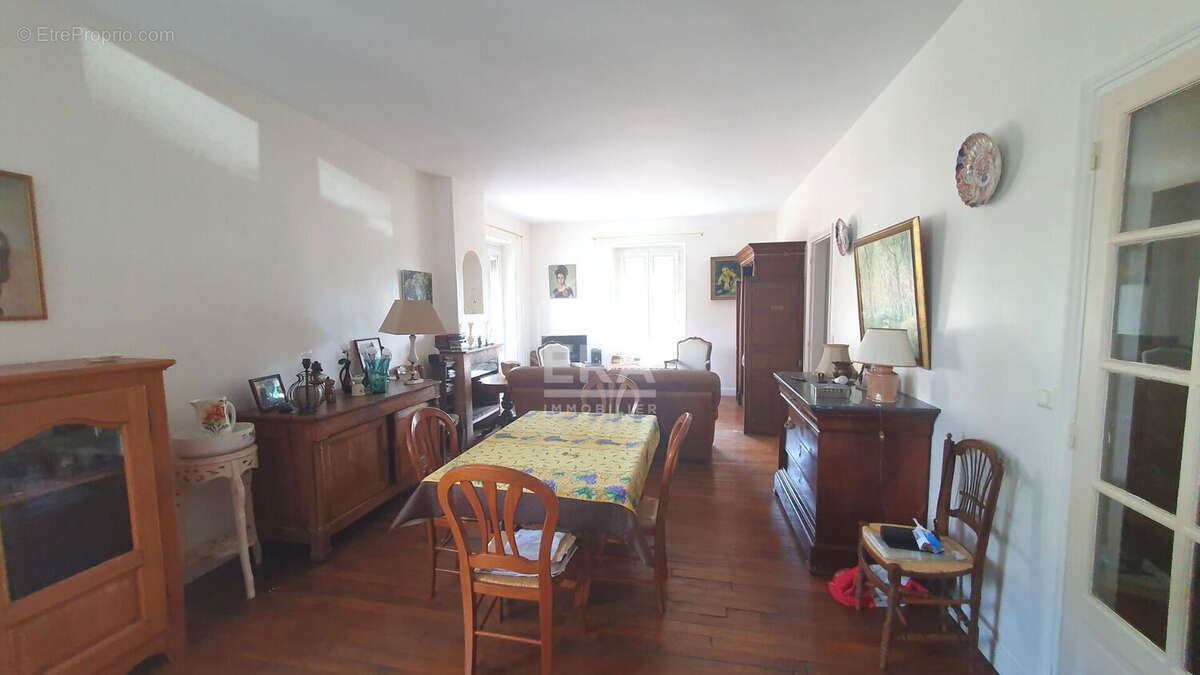 Appartement à SAINT-MAUR-DES-FOSSES