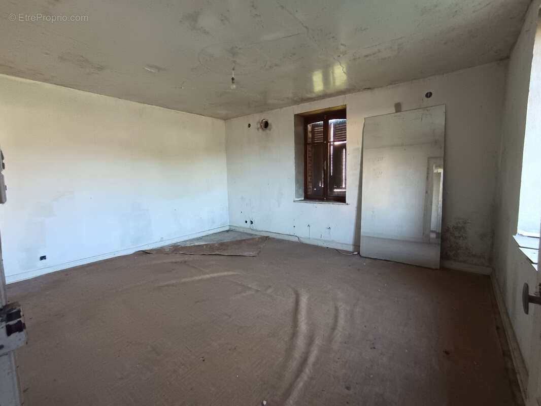 Maison à MALBOUHANS