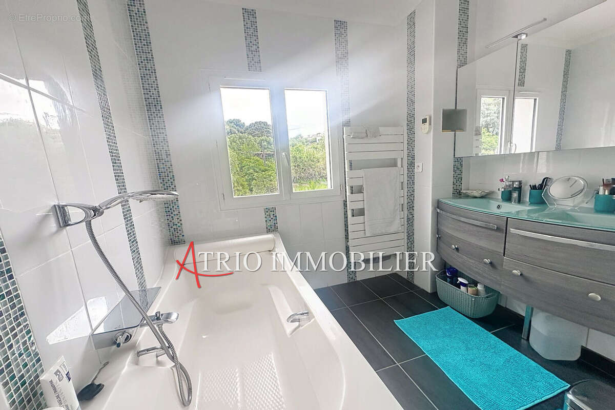 Maison à CAGNES-SUR-MER