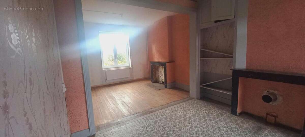 Maison à BRUAY-LA-BUISSIERE