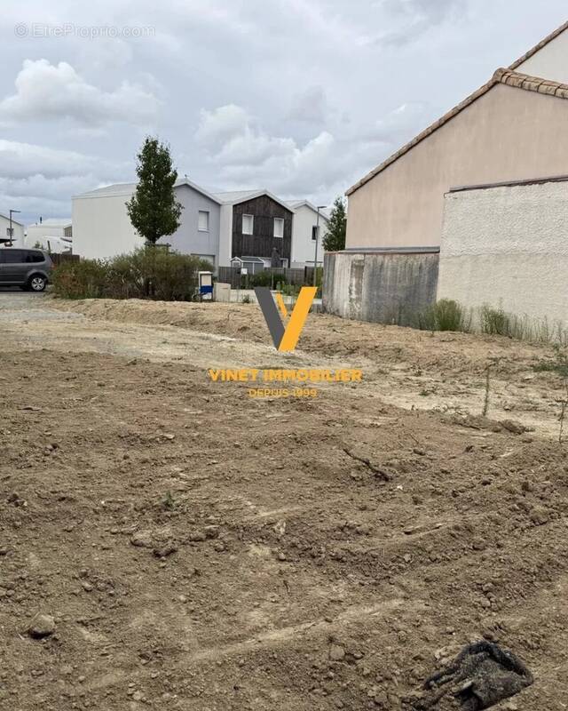 Terrain à LES SORINIERES