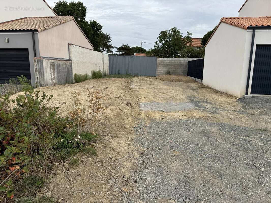 Terrain à LES SORINIERES