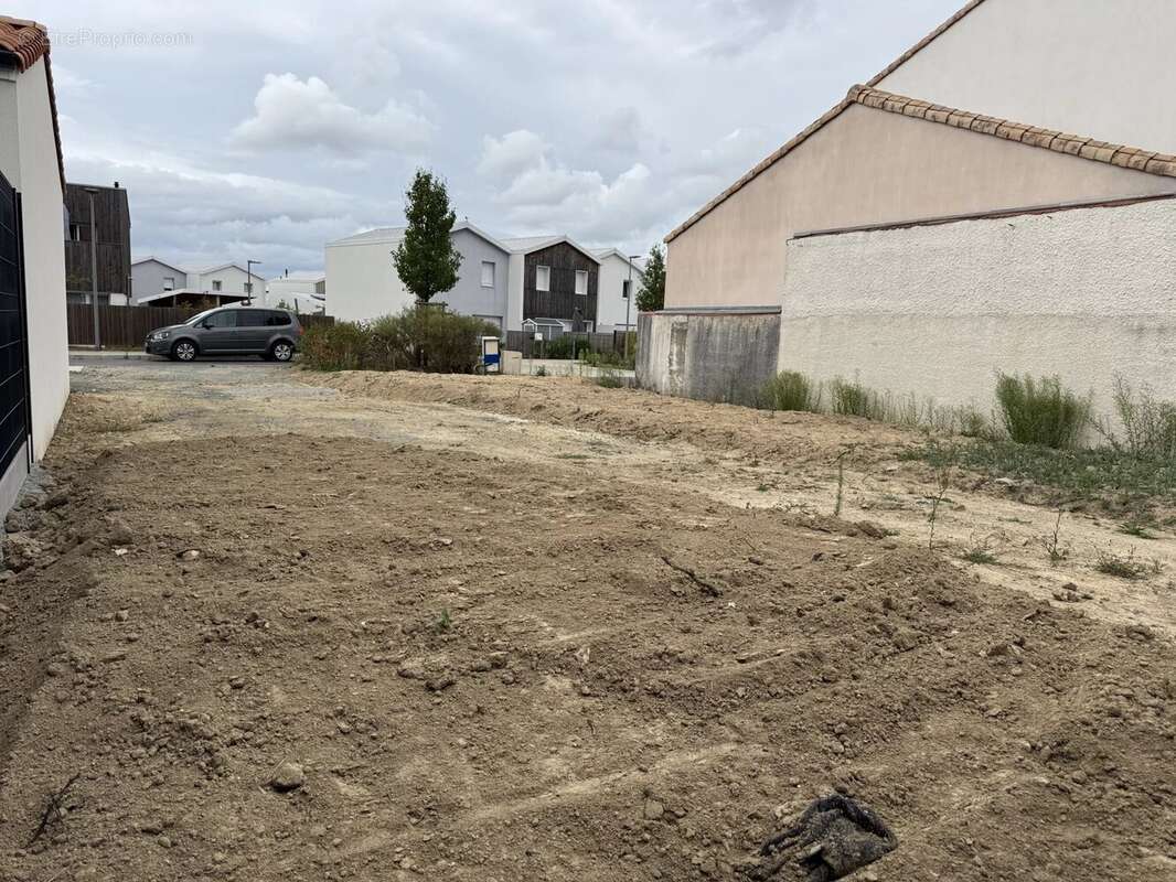 Terrain à LES SORINIERES