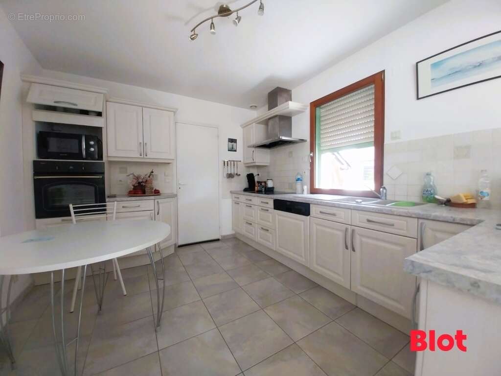 Maison à SAINT-JOUAN-DES-GUERETS