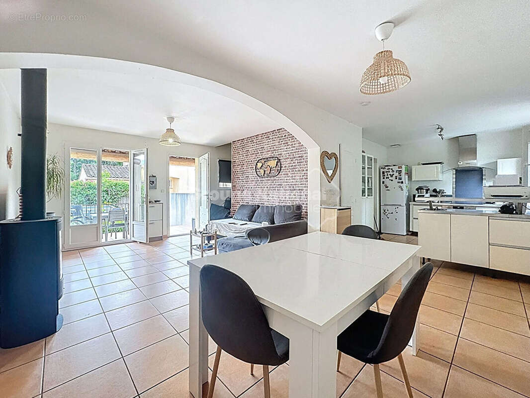 Maison à CHEVAL-BLANC