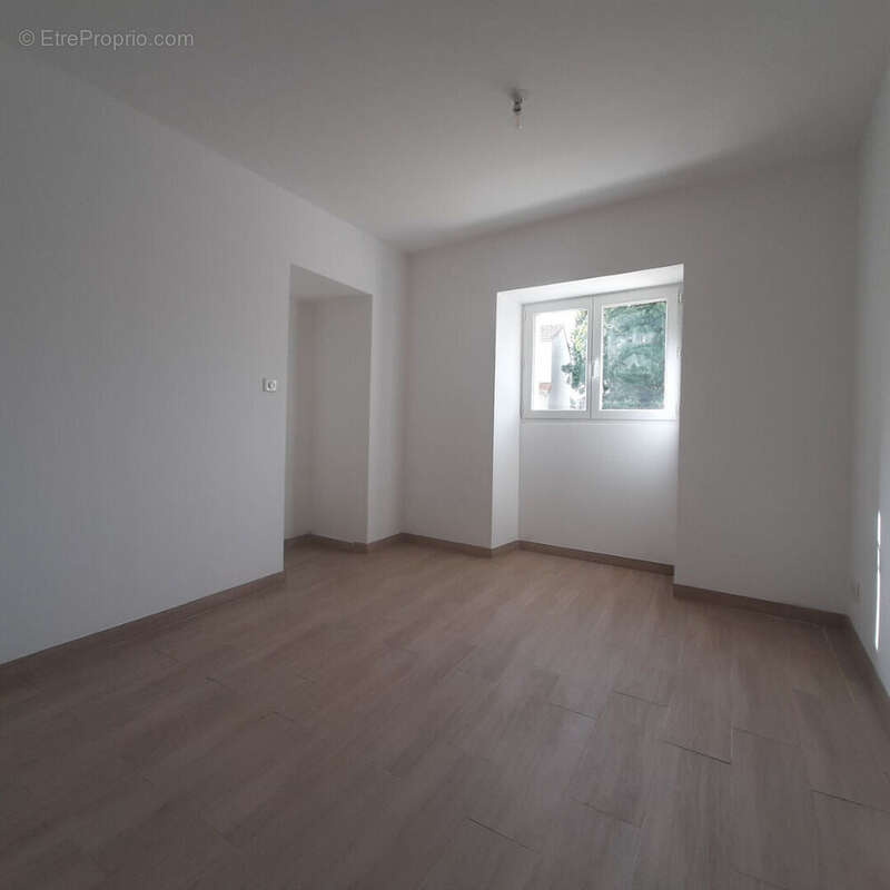 Maison à SAINT-JULIEN-DE-CONCELLES