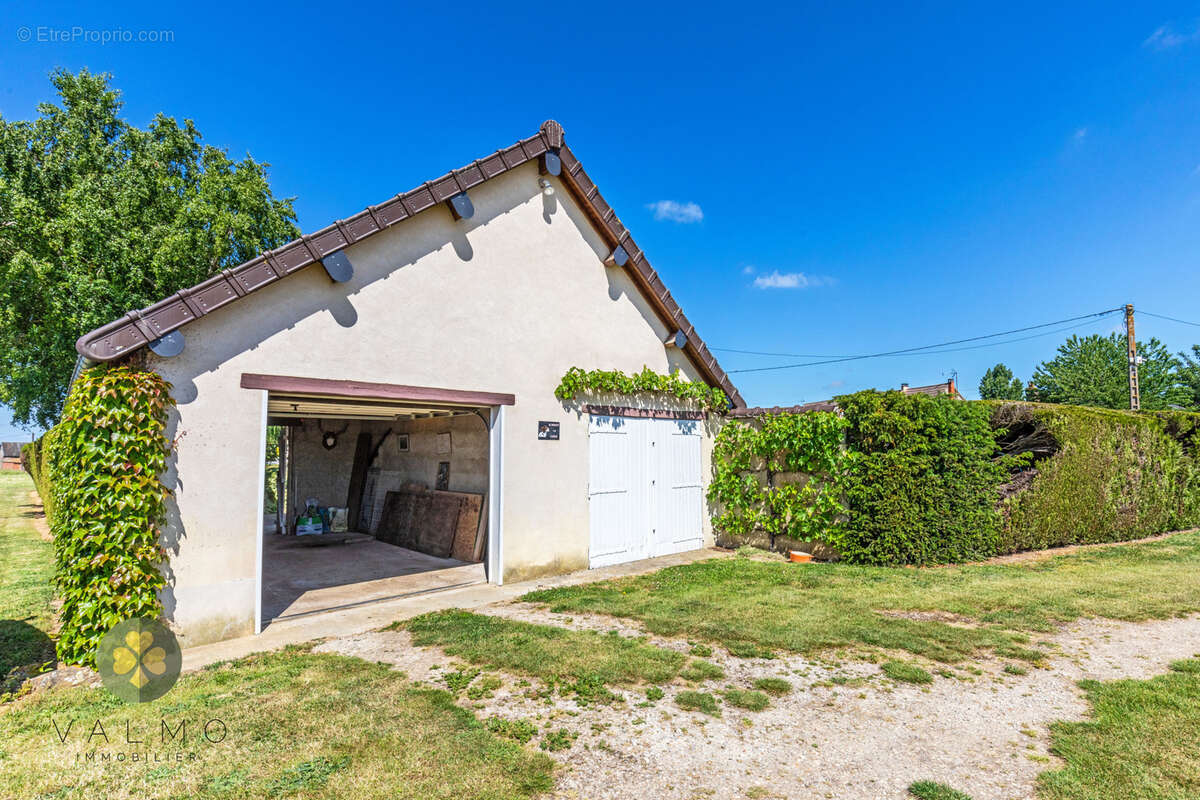 Maison à FAVEROLLES