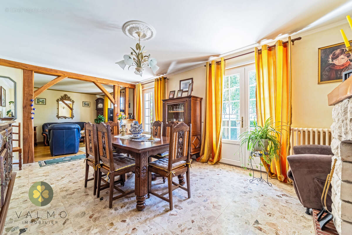 Maison à FAVEROLLES