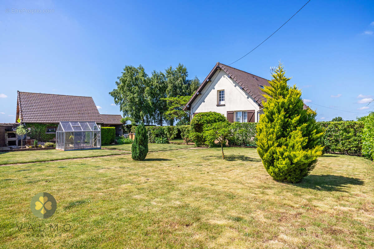 Maison à FAVEROLLES