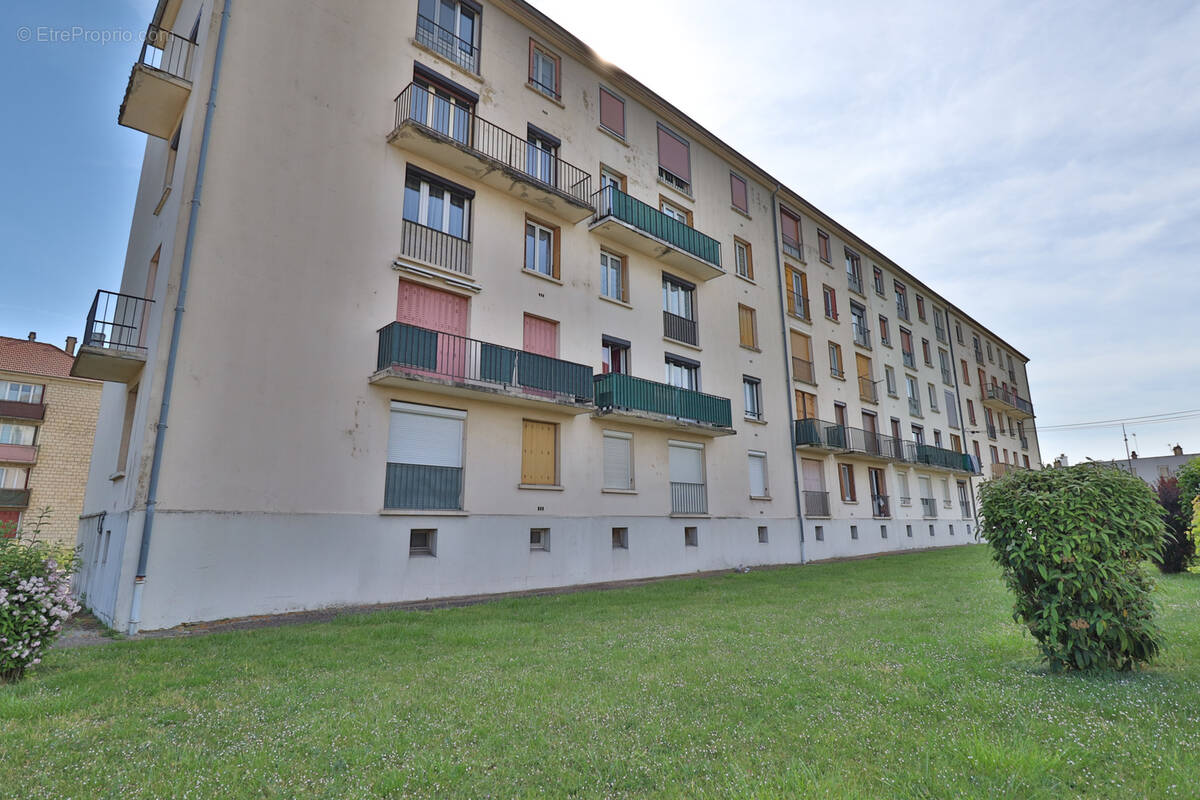 Appartement à LA CHAPELLE-SAINT-LUC