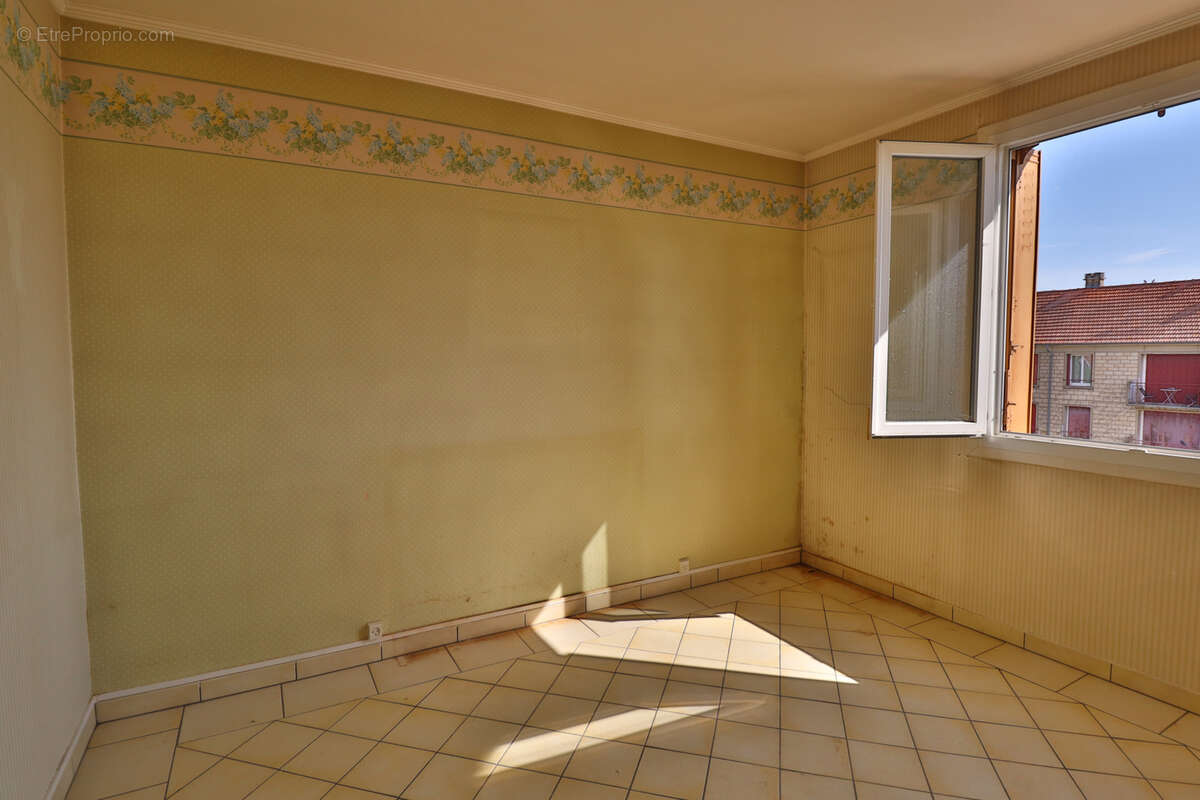 Appartement à LA CHAPELLE-SAINT-LUC