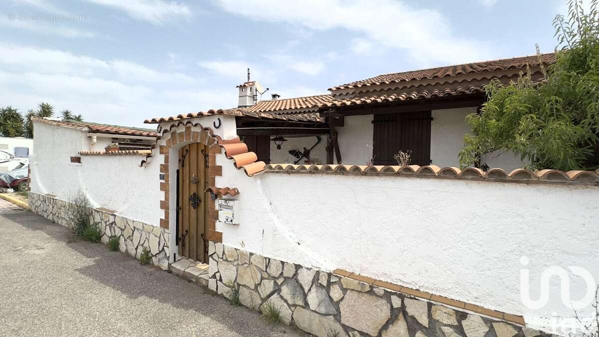 Photo 2 - Maison à SOLLIES-PONT