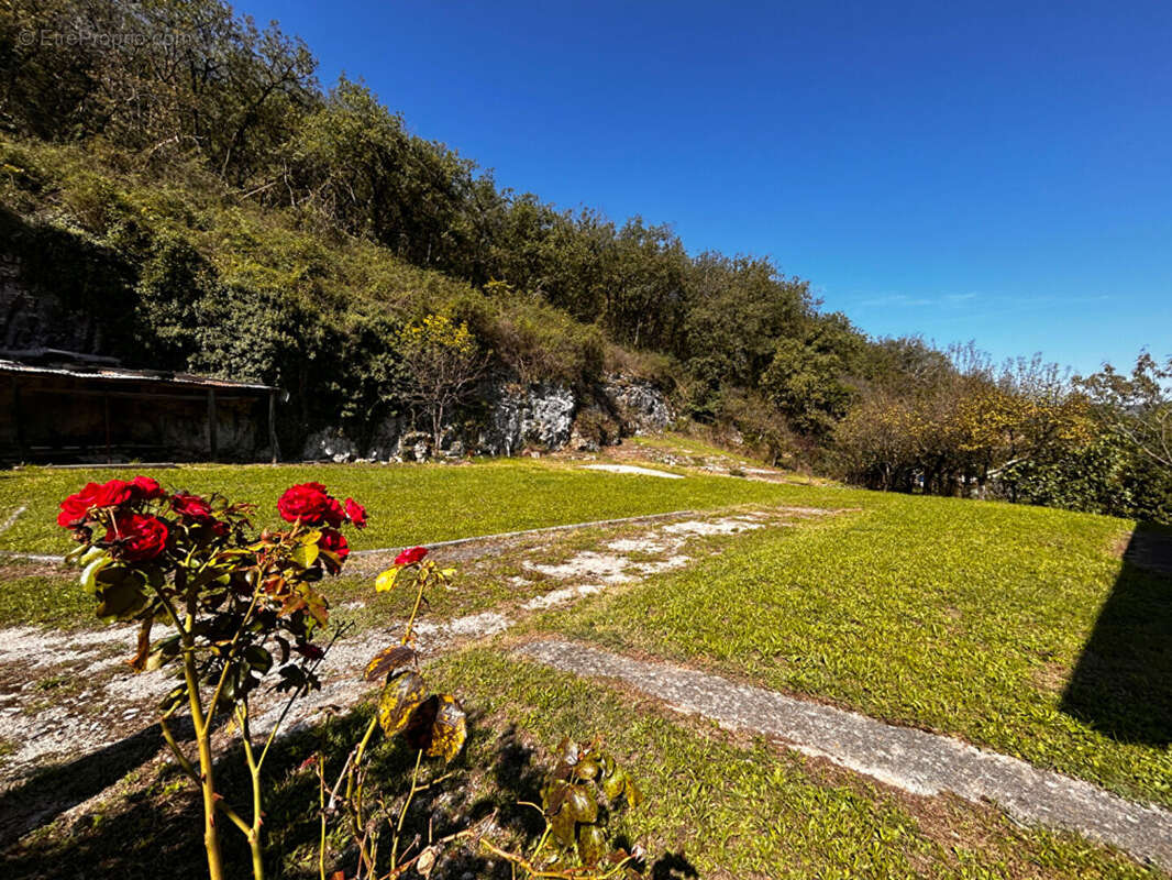 Terrain à AIX-LES-BAINS
