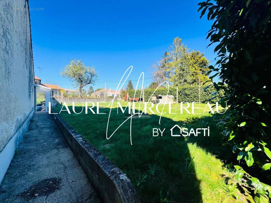 Photo 3 - Maison à SAINT-ETIENNE-DU-BOIS