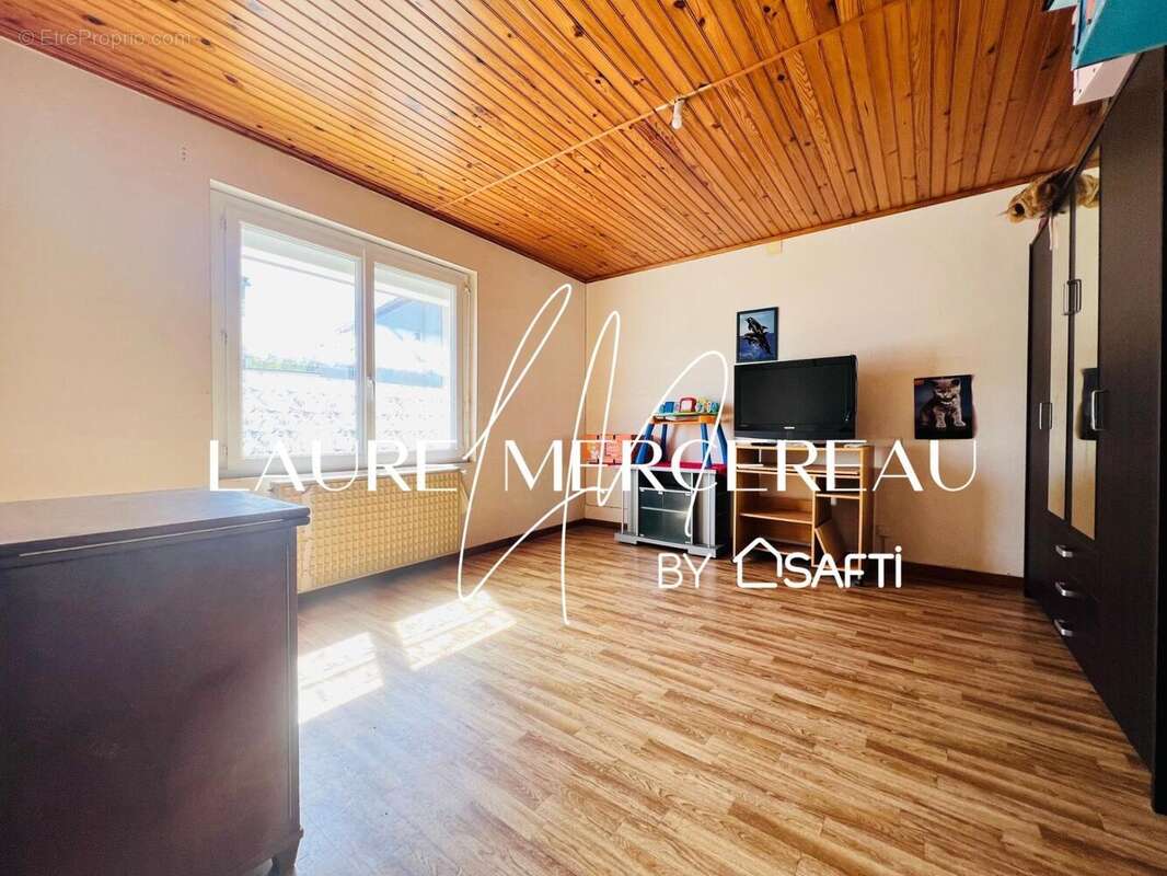 Photo 7 - Maison à SAINT-ETIENNE-DU-BOIS