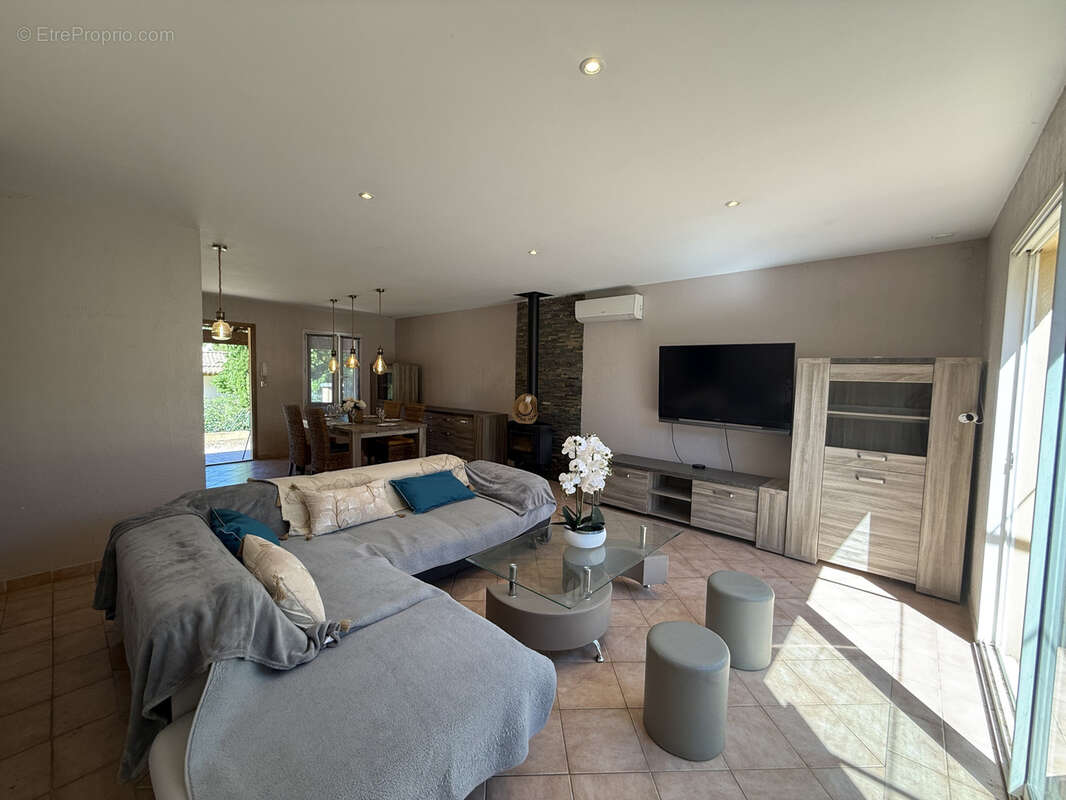 Maison à SAINT-MAXIMIN-LA-SAINTE-BAUME