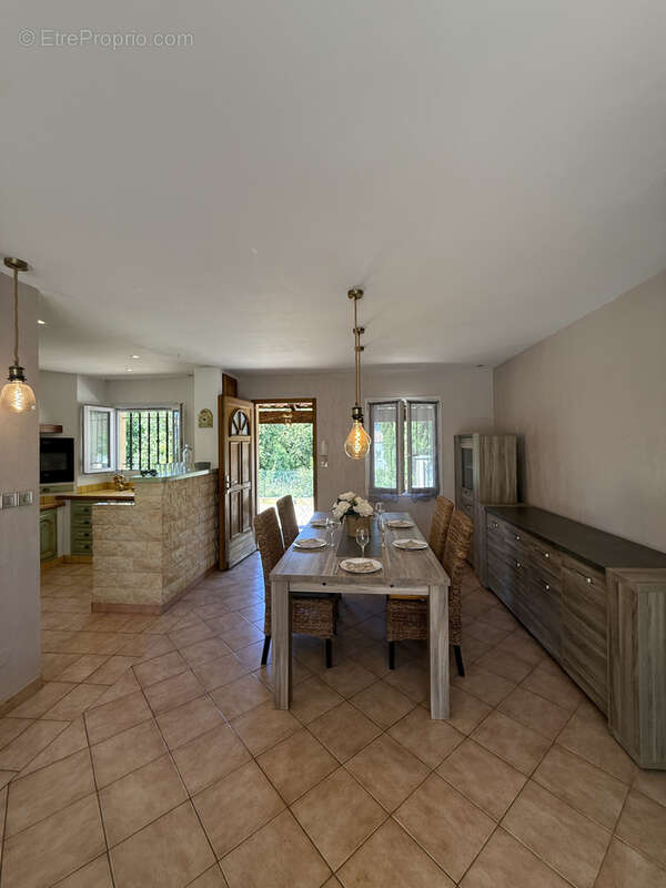 Maison à SAINT-MAXIMIN-LA-SAINTE-BAUME