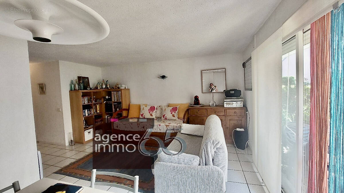 Appartement à ESQUIEZE-SERE