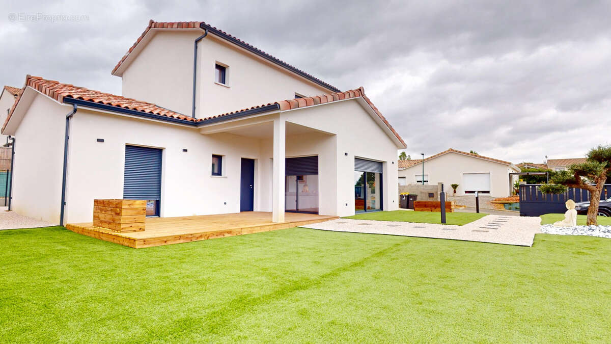 Maison à LEZAT-SUR-LEZE